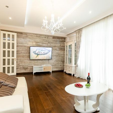 3Bd-2Bth Apartment In Tbilisi City Center Exterior foto