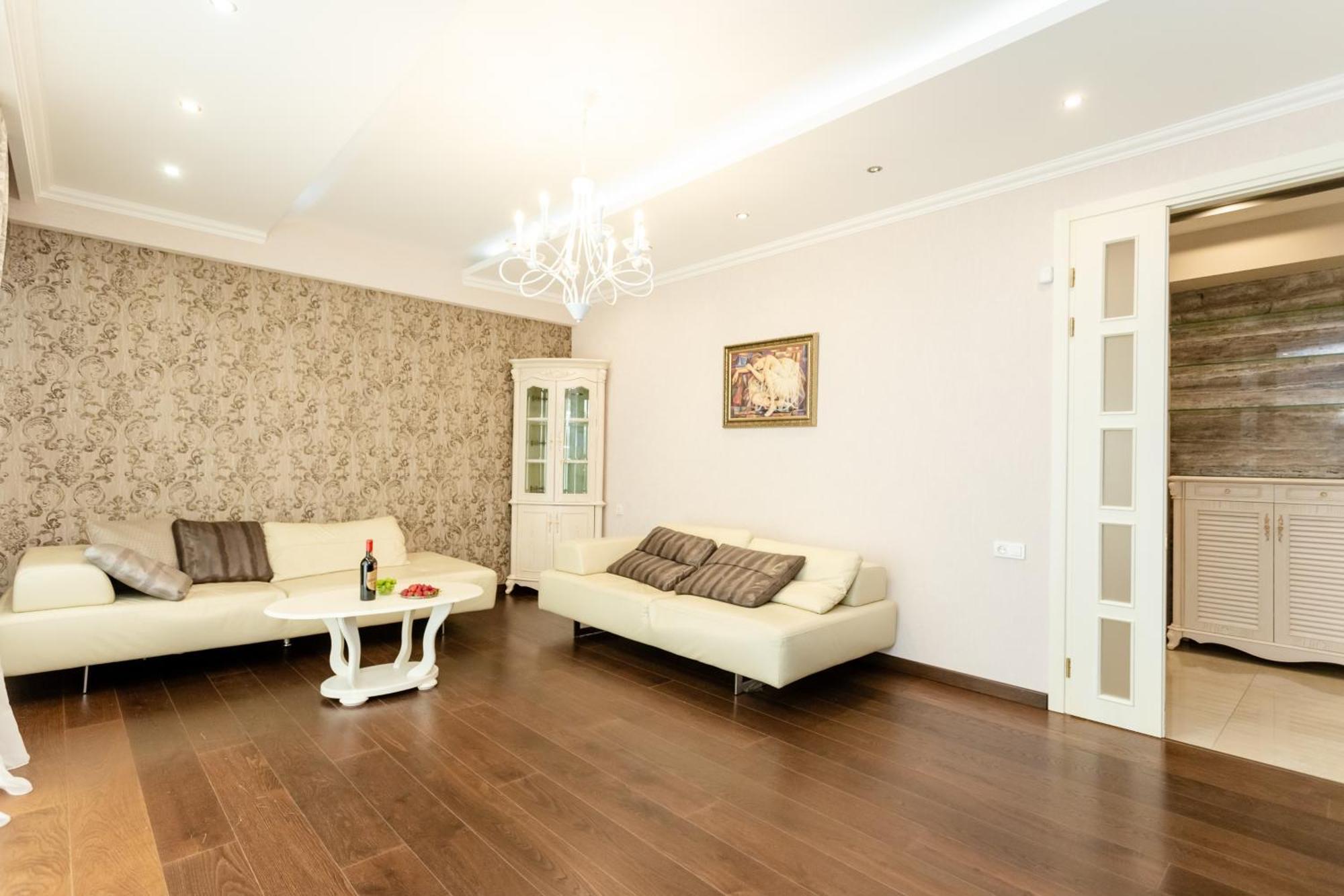3Bd-2Bth Apartment In Tbilisi City Center Exterior foto